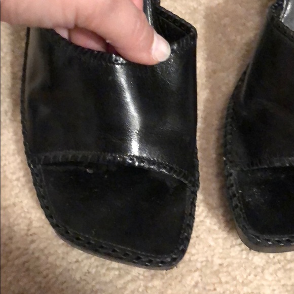 Black shoes - Picture 2 of 4